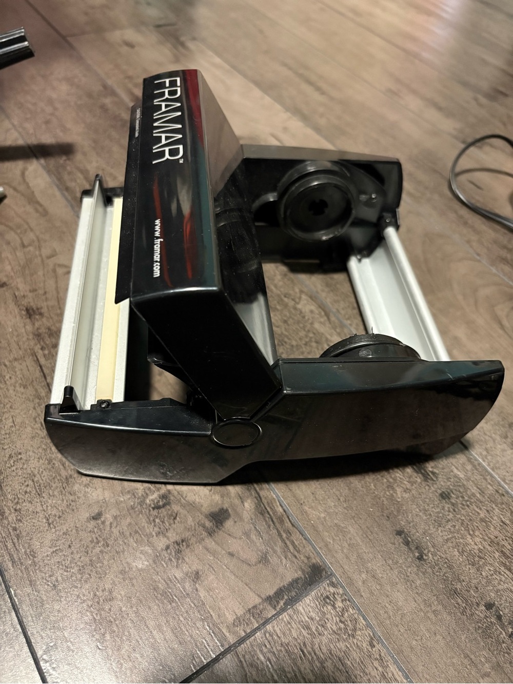 Framar Black Hair Foil Cutter/Dispenser